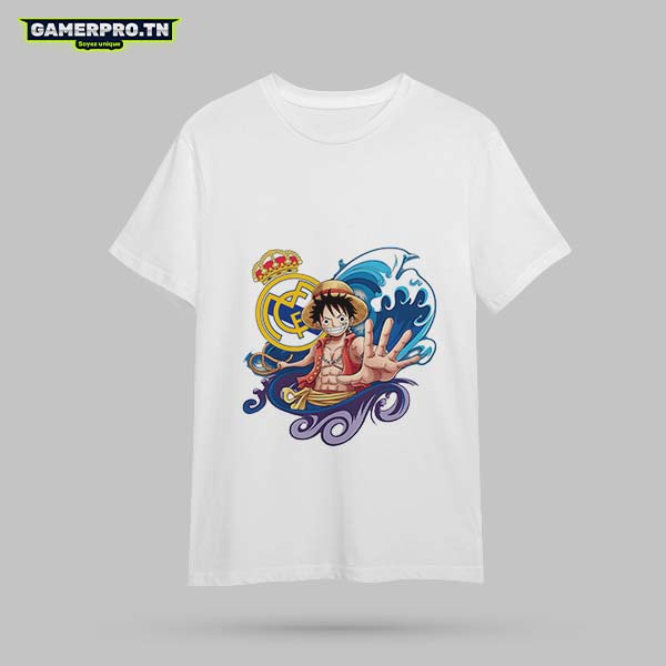 T-shirt Real Madrid imprimé DTF avec Luffy sur un navire et logo Real Madrid en arrière-plan